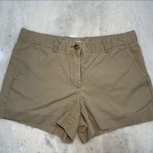 Women’s Gap khaki shorts size 2.